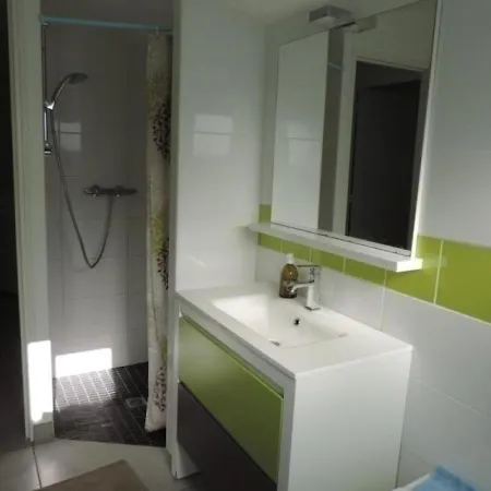 Vakantiehuis Sainte-eulalie-en-born, 6 Pieces, 10 Personnes - Fr-1-360-63 *